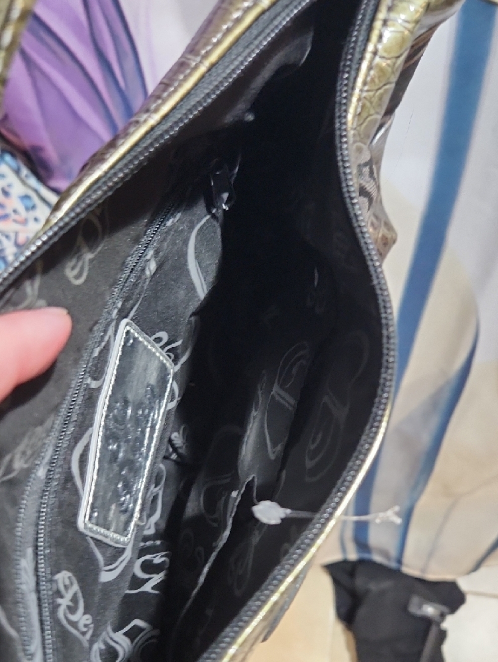 Dereon Metallic Black Logo Shoulder Bag - Picture 6 of 6